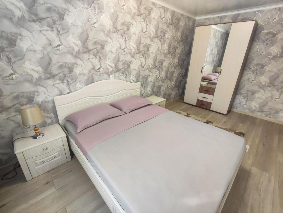 2-Х Комнатная Квартира В Центре На Ул.Бородина 107 Kostanai Exterior foto