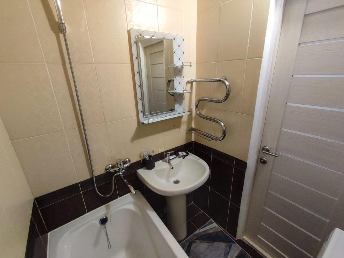 2-Х Комнатная Квартира В Центре На Ул.Бородина 107 Kostanai Exterior foto